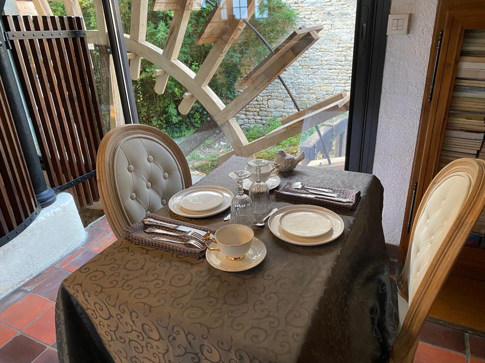 Le Vieux Moulin *